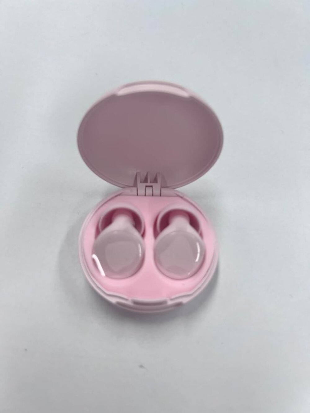 Noise Cancelling Ear Plugs for Sleep & Concerts - Reusable Silicone with 8 Tips